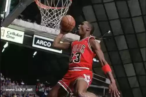乔丹职业生涯五次获得MVP，三次排名第二。当时他输给了谁？